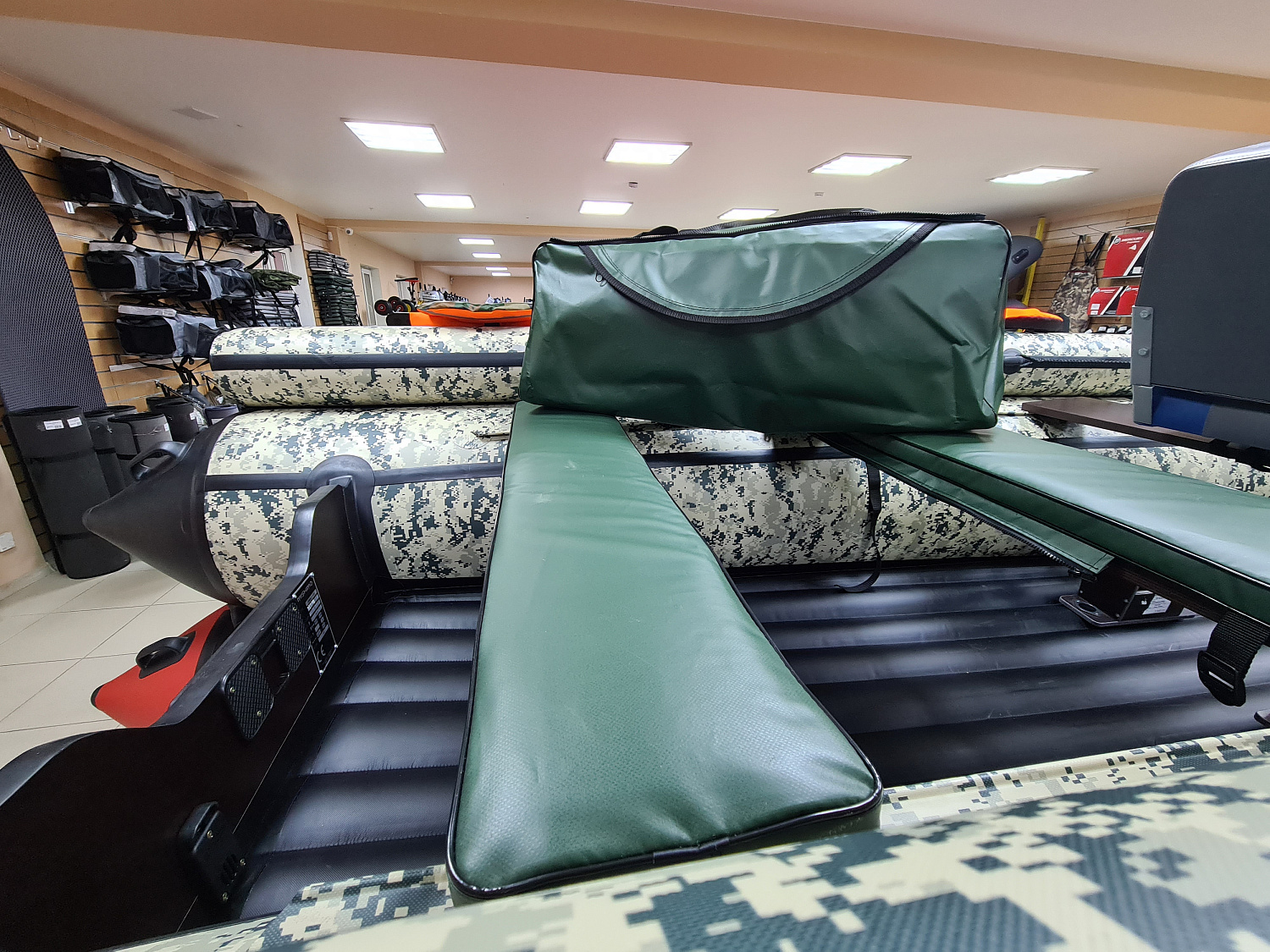 КОМПЛЕКТ МЯГКИХ НАКЛАДОК С СУМКОЙ ДЛЯ ЛОДОК 110Х20 ЗЕЛЕНЫЙ в Коломне