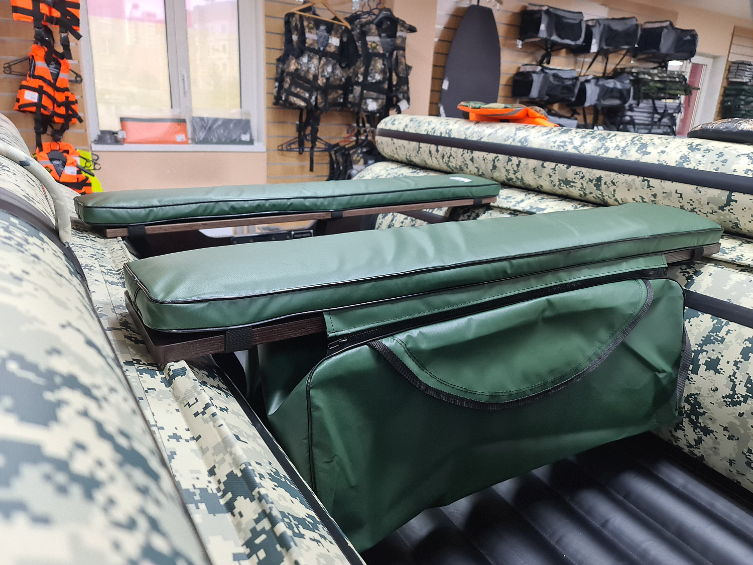 КОМПЛЕКТ МЯГКИХ НАКЛАДОК С СУМКОЙ ДЛЯ ЛОДОК 110Х20 ЗЕЛЕНЫЙ в Коломне